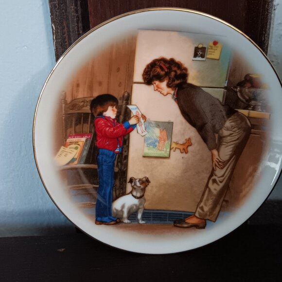 Avon Special Memories Vintage Decorative Plates Set of 2 by Tom Newsom - Picture 4 of 4